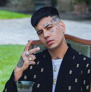 Meet your Posher, Julio